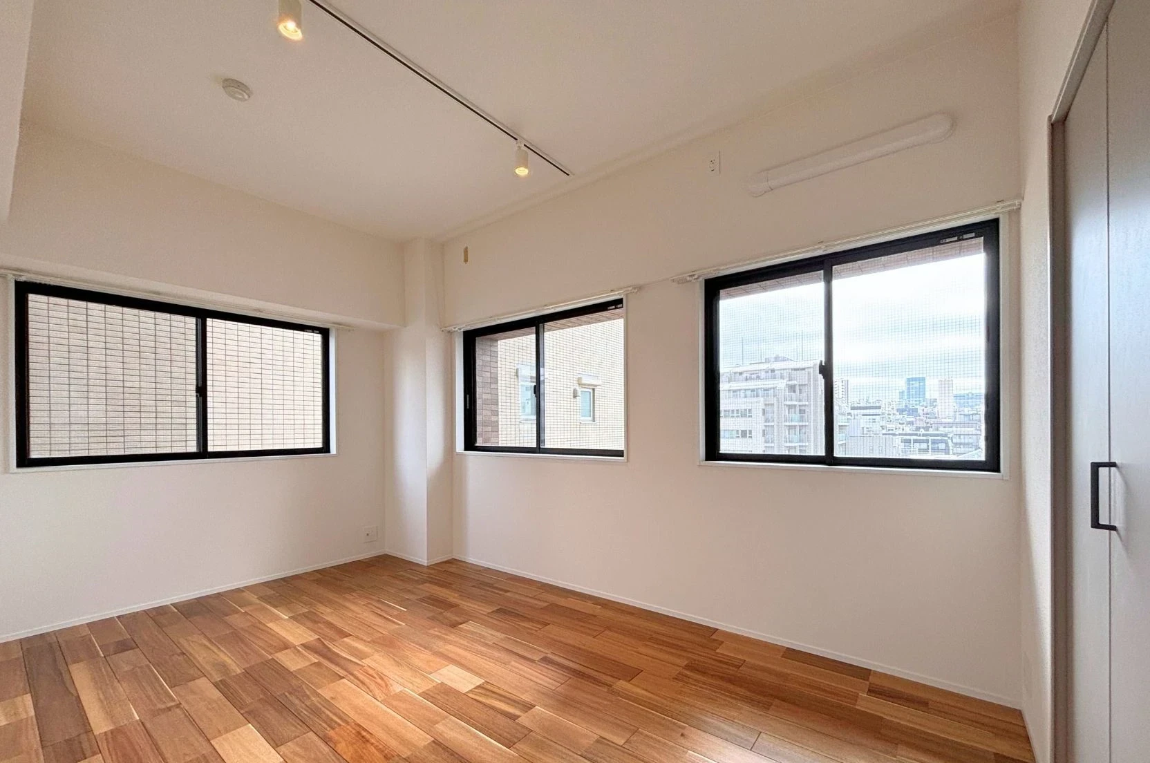 img_title_15／img_caption_15