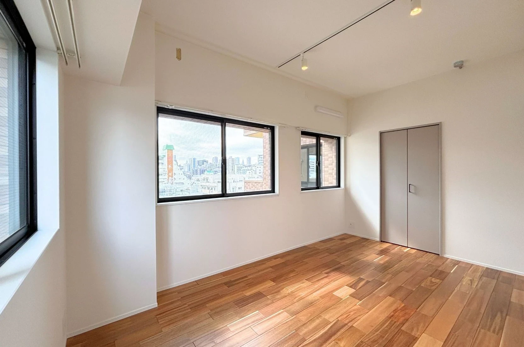 img_title_16／img_caption_16